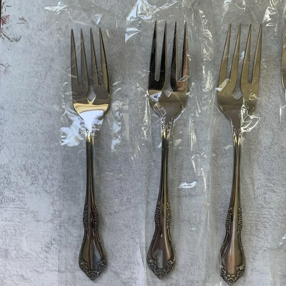1992 Oneida Amadeus Stainless Flatware Set 20 Pc Service for 4 USA New Open Box